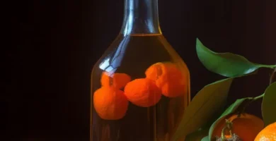 Botella de licor de mandarinas casero